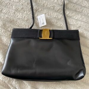 Vintage Ferragamo Women Bag Salvatore Rose Ribbon Gold Hardware Shoulder